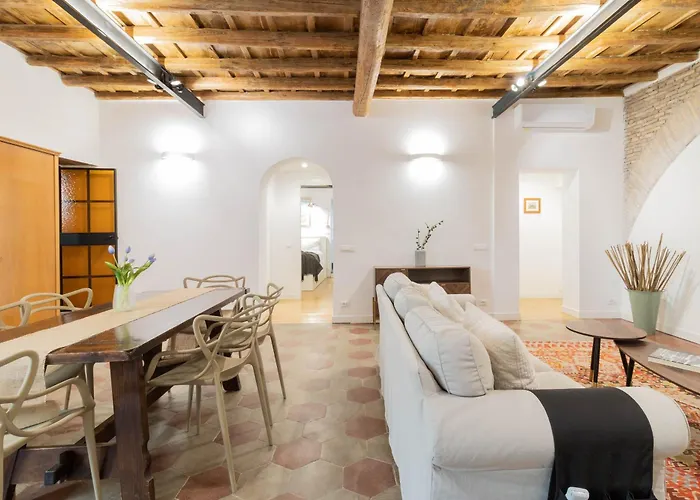 Trilussa Spacious דירה