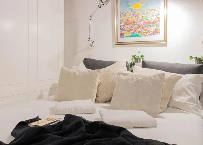 Trilussa Spacious דירה *