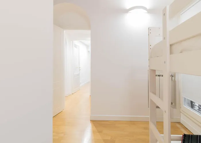 Trilussa Spacious דירה *